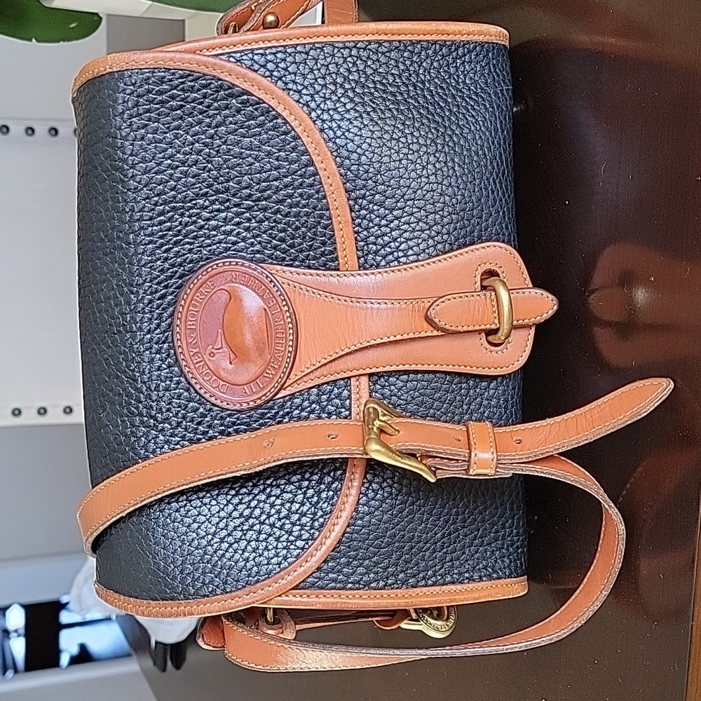 Vintage Dooney and Bourke All Weather Leather Medium Essex